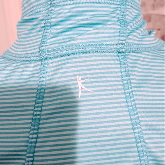 DANSKIN SEMI FITTED TURQUOISE AND WHITE PINSTRIPE ATHLETIC TOP WOMEN'S SIZE L - Picture 6 of 9